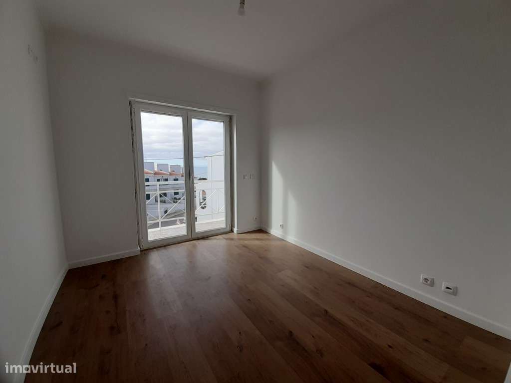 Moradia V3+1 c/vista mar na Ericeira-14