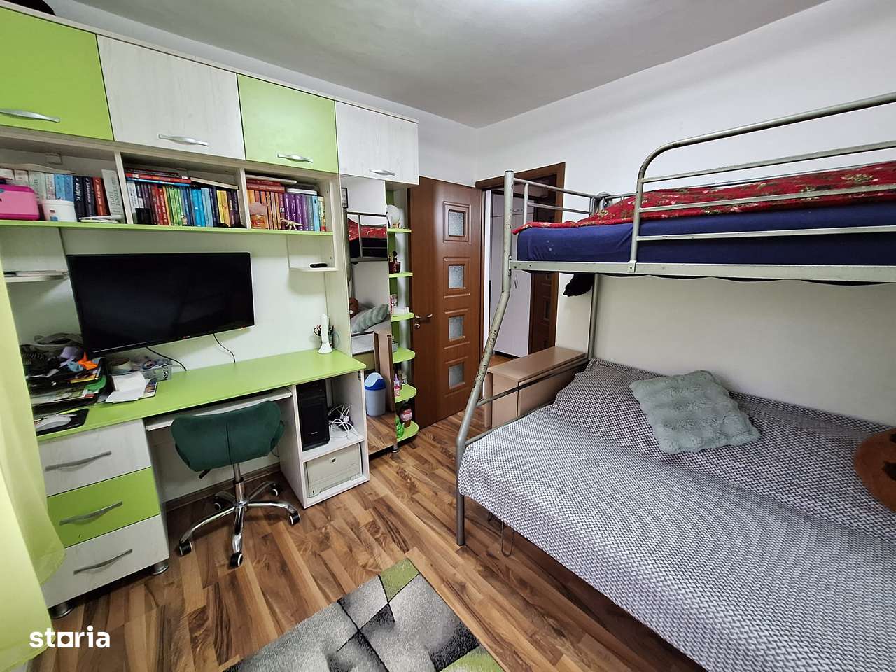 Apartament 2 camere semidecomandate etaj 2 ,URA-5