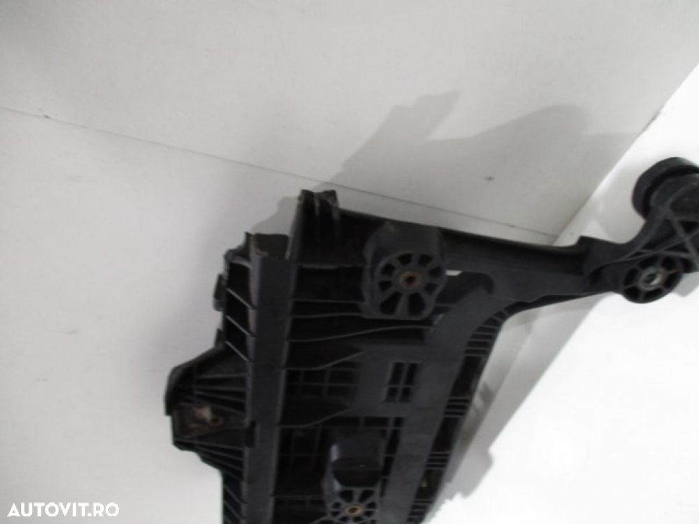 Suport baterie Skoda Octavia 2 2.0D / VW Passat B6 / Touran / Audi A3 / Seat Leon An 2004-2012 cod 1K0915333 - 2