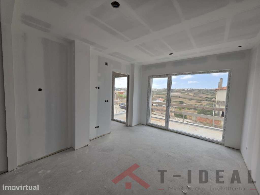 Moradia T4 Moderna na Lourinhã-19