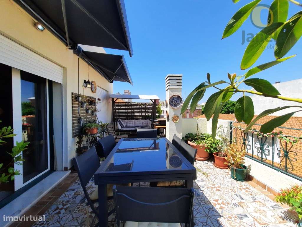 T3 Duplex na baixa de Faro, com enormes varandas - Grande imagem: 2/10