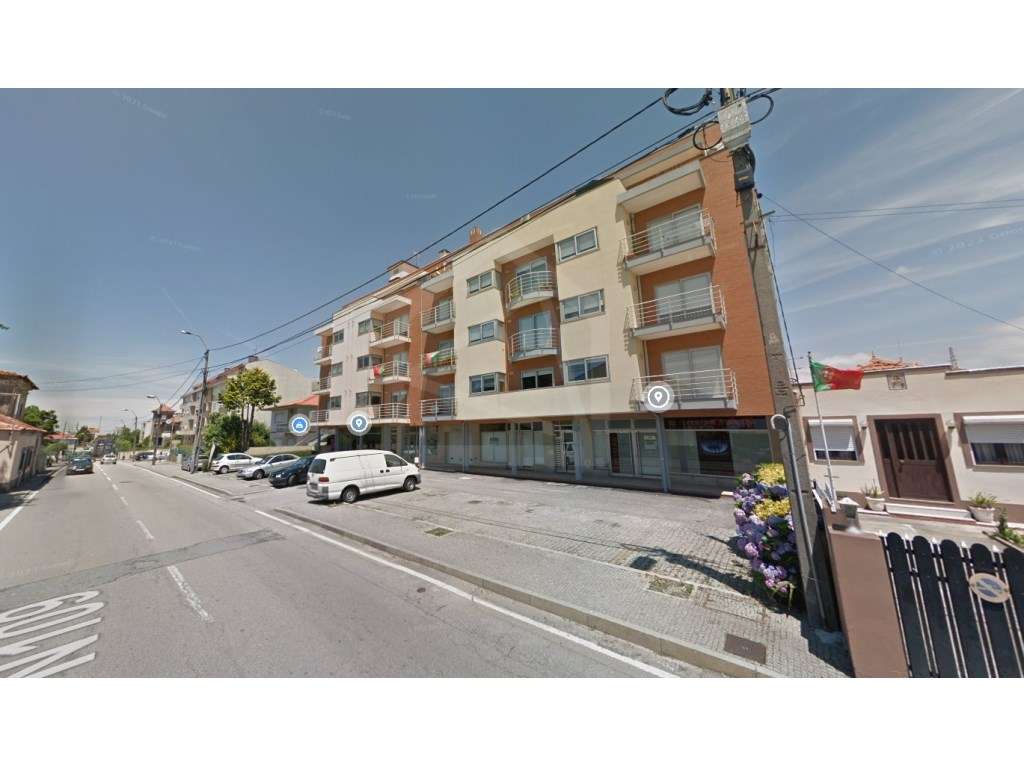 Loja com 121m2 em Esmoriz - Arrendada - Grande imagem: 4/5