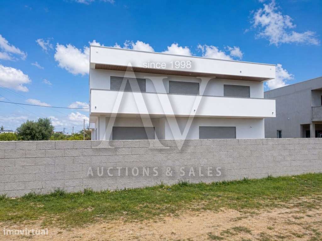 MORADIA V3+1 || Batalha || 294,50 m2 de construção-9