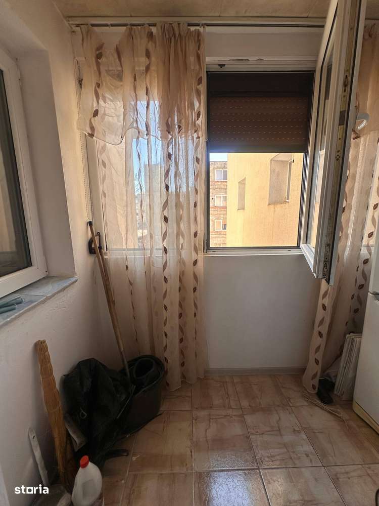 De vanzare garsonieră cf1,mobilata și utilata,etaj intermediar 28.500e-7