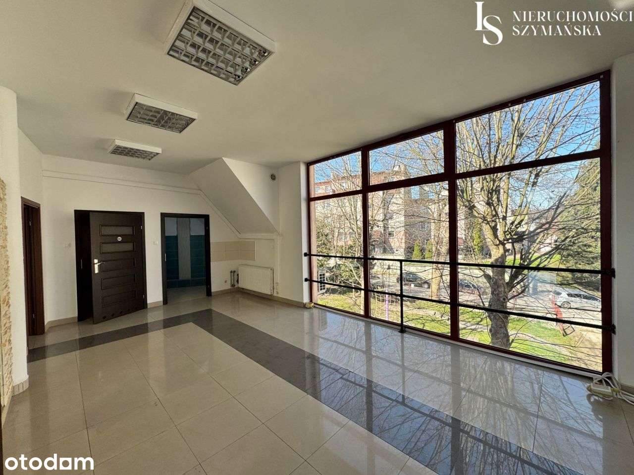 Nieruchomość komercyjna w doskonałej lokalizacji w-13