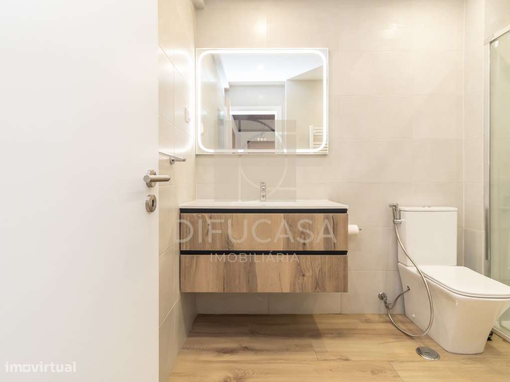 R260_Apartamento T3 Central no Feijó-13