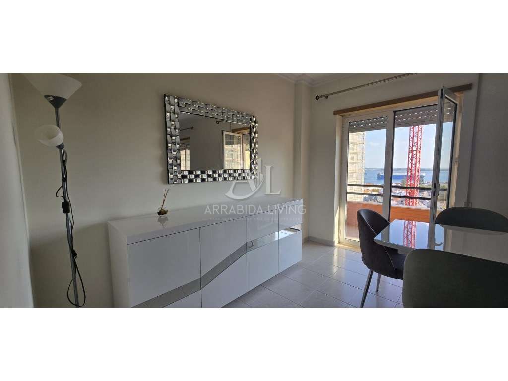 Apartamento T3 com otimas áreas a 5 minutos da Avenida Luisa Todi-10