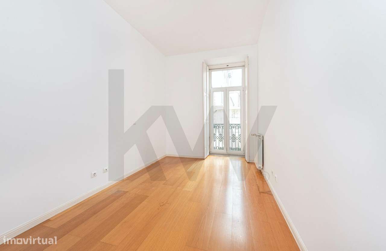 Apartamento T2 na Rua do Salitre 166, 1º andar,  garagem para 1 viatur - Grande imagem: 4/29