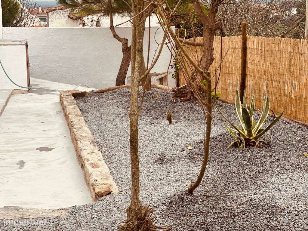 Moradia T2, inserida em lote com 1125 m2 com piscina, em Santiago M...-33