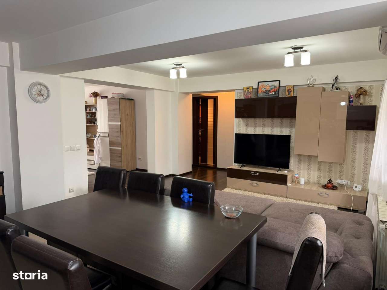 Apartament 4 camere 90 mp, etajul 3 - zona centrala-2