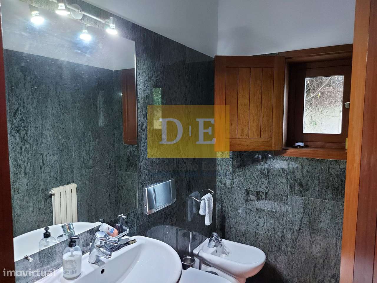 Moradia de 4 Frentes em Zona Nobre de Leca da Palmeira-33