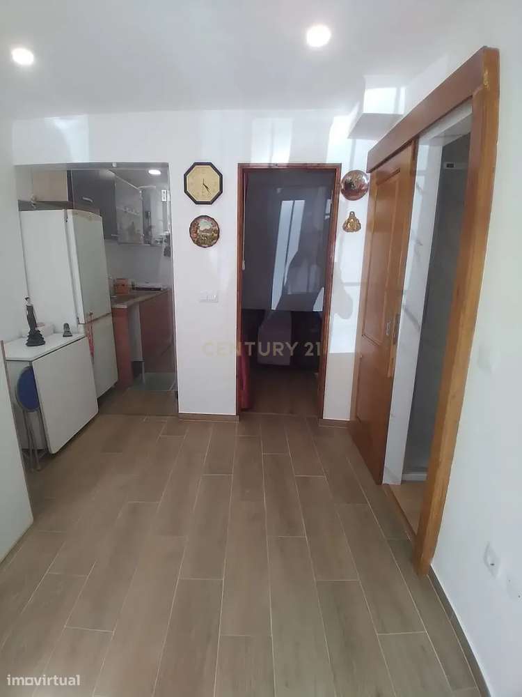 Armazém - Transformado em T1+1 habitacional - Metro Anjos - Grande imagem: 5/20