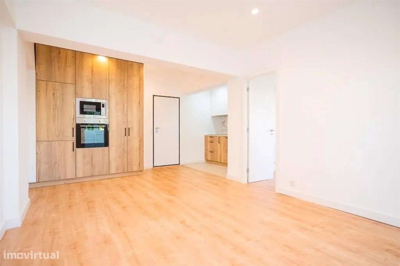 Apartamento T1 Venda em Massamá e Monte Abraão,Sintra-0