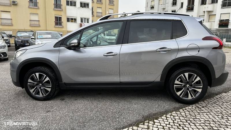 Peugeot 2008 1.2 PureTech Allure - 4