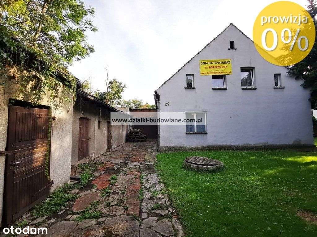 Wolnostojący dom w centrum osiedla-3