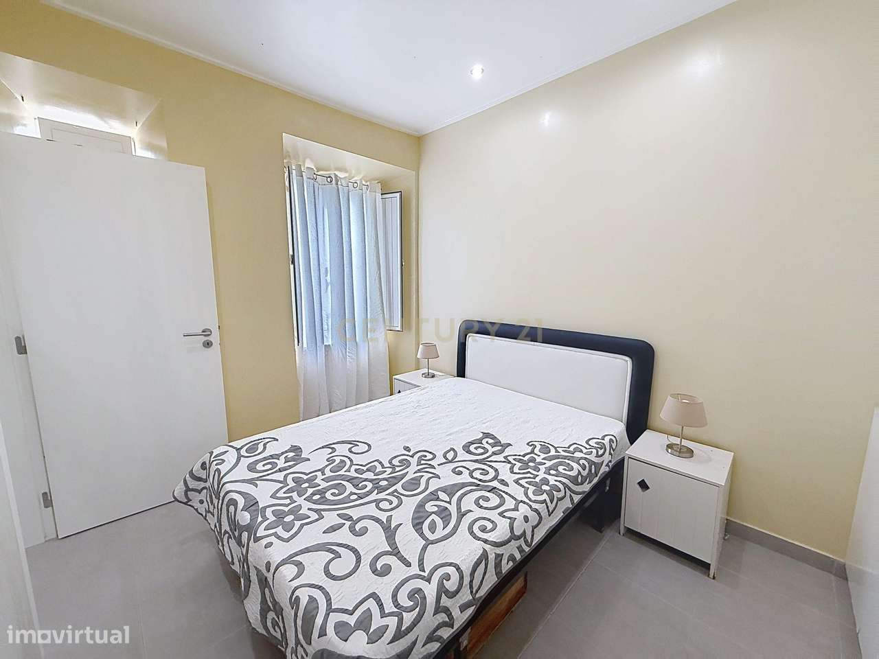 Apartamento T1 no Centro Histórico da Nazaré, a 150 Metros da Praia-8