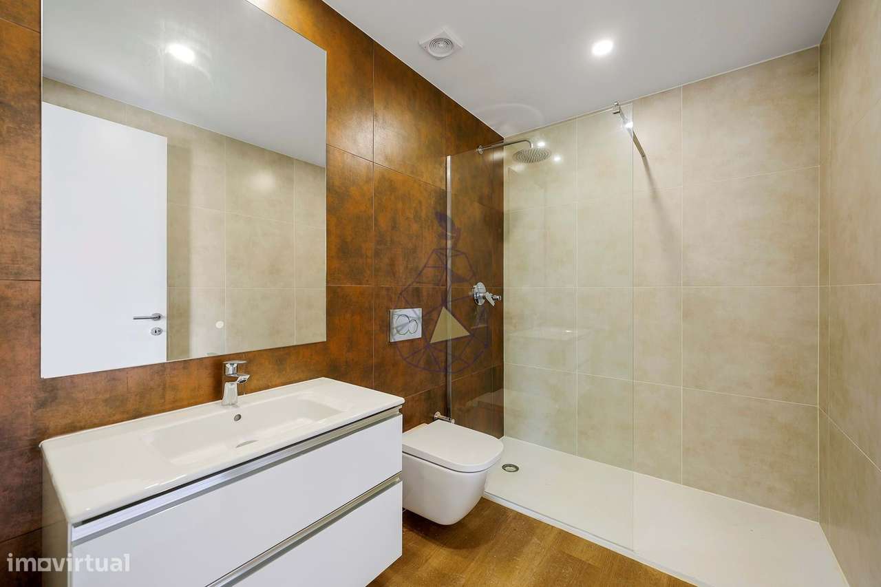 Apartamento com 2 quartos ,Piscina e lugar de estacionamento em Alvor-12