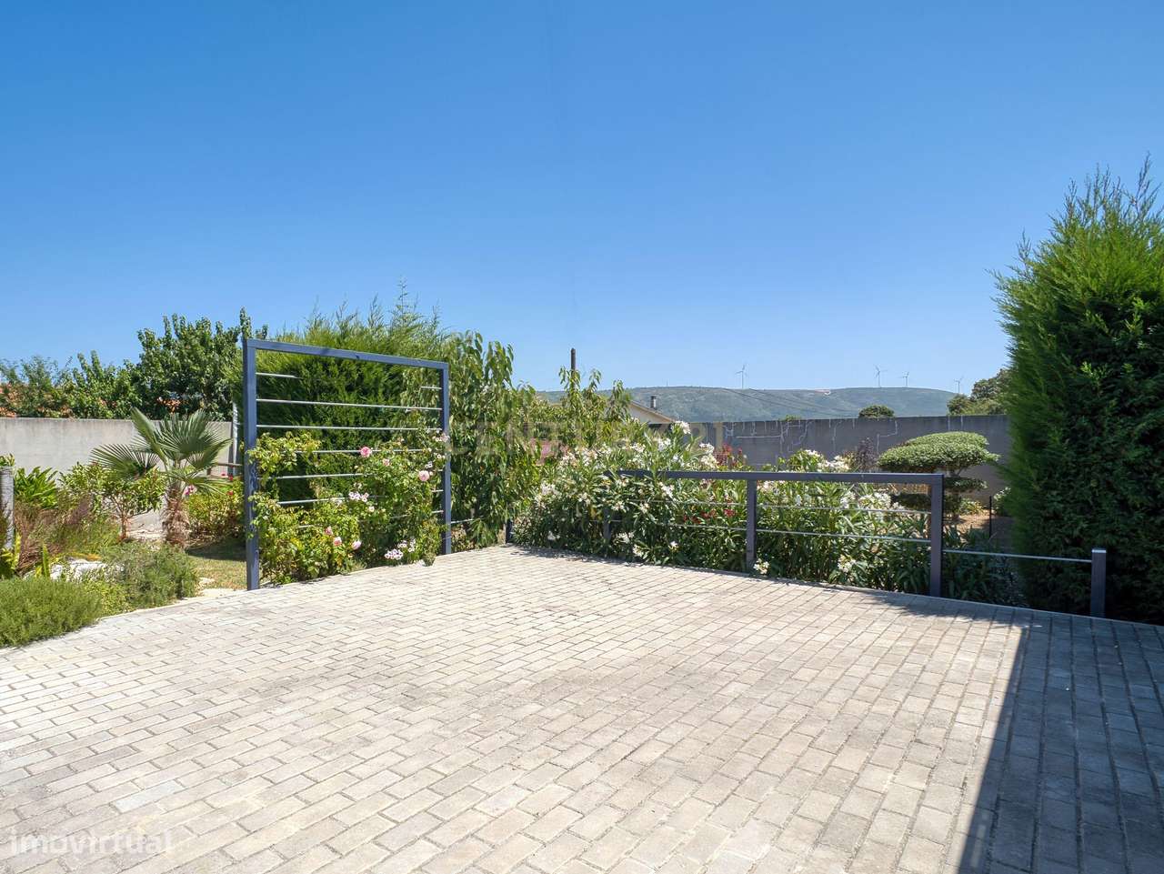 Moradia T4  como nova com Piscina  e vista serra dos Candeiros-47