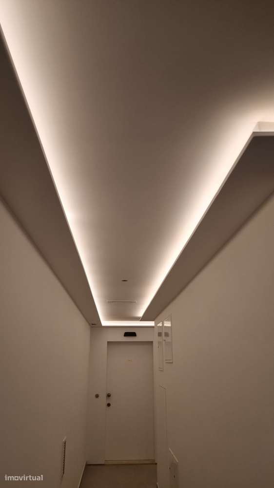 T2 novo com garagem, varanda e ar condicionado-9