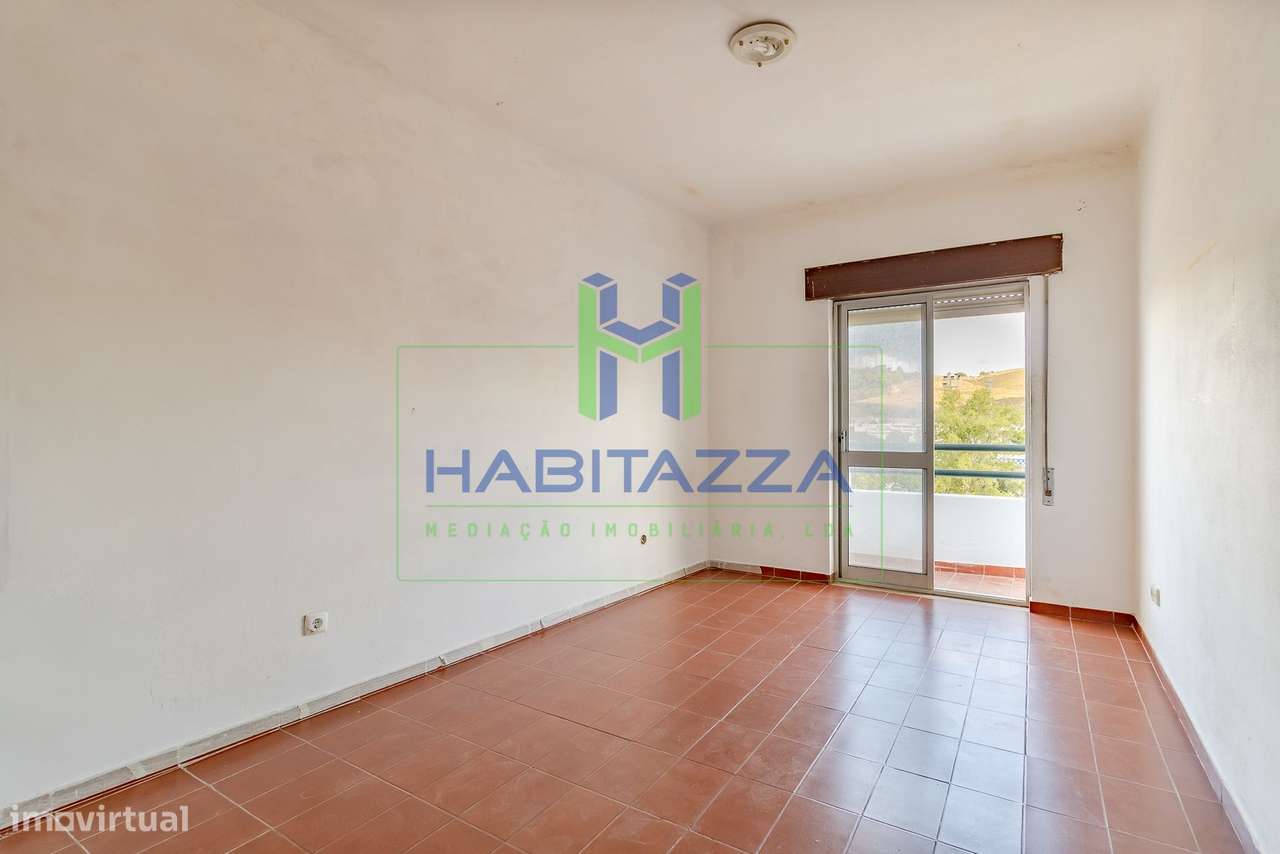 Moradia T3 com garagem e Vistas Desafogadas sobre o Campo, em Bensafri-26