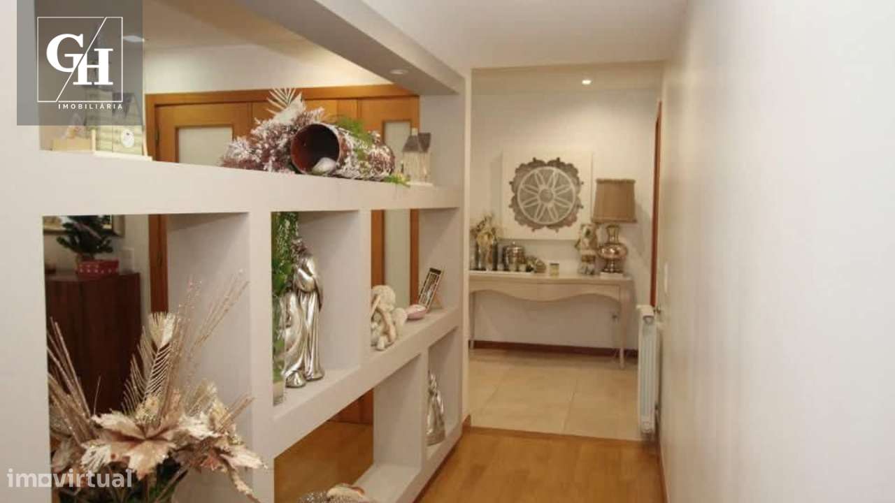 Apartamento T4 no Vinhal, com garagem fechada e vistas desafogadas-6