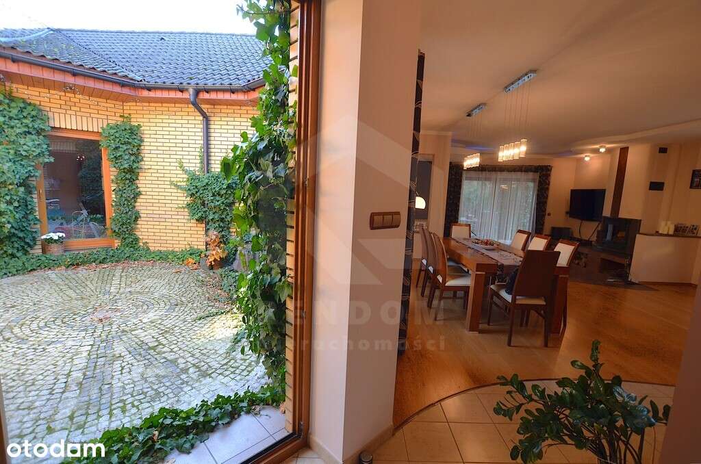 Wyjątkowy dom z atrium-8