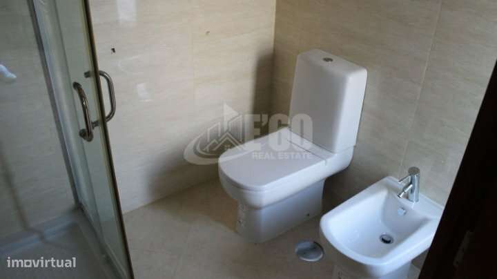 EXCELENTE MORADIA T4-7