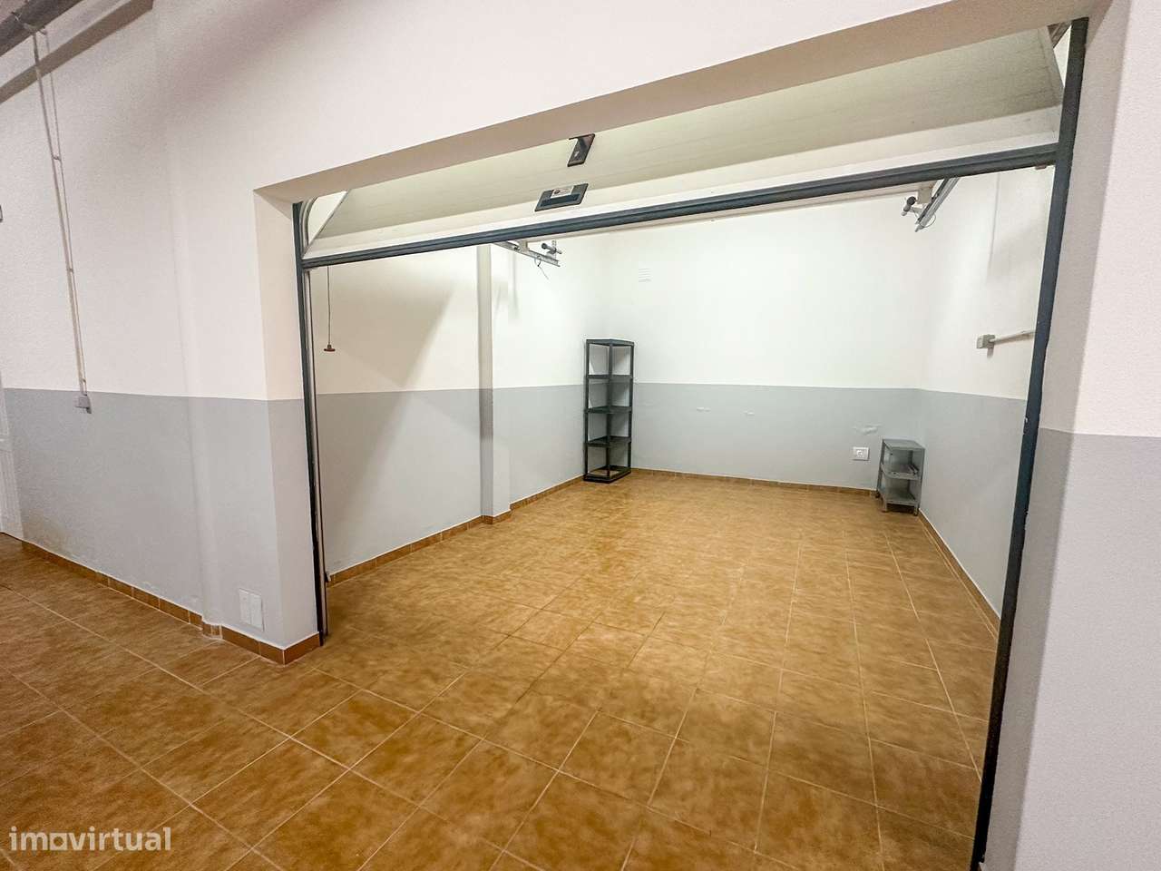 GARAGEM EM BOX PARA VENDA NOS MONTINHOS DA LUZ - Grande imagem: 4/10