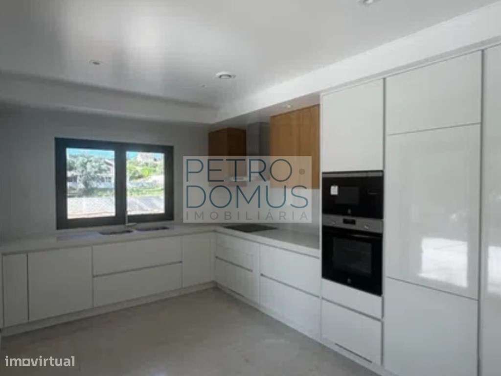 APARTAMENTO T3 - TERRAÇO | CHURRASQUEIRA | GARAGEM - LEIRIA - Grande imagem: 2/32