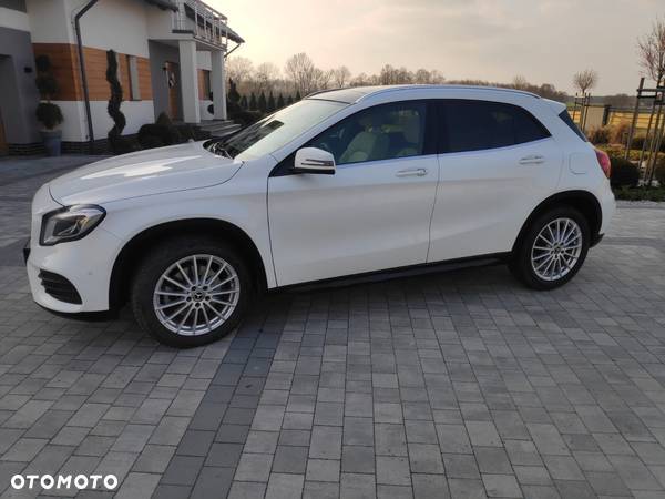 Mercedes-Benz GLA 250 4-Matic AMG Line - 3