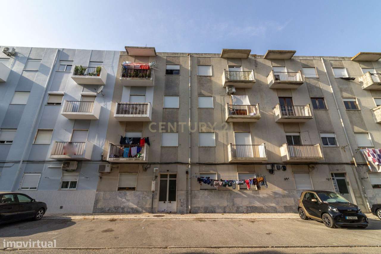A sua primeira casa pode começar aqui Apartamento T2 Baixa Banheira-21