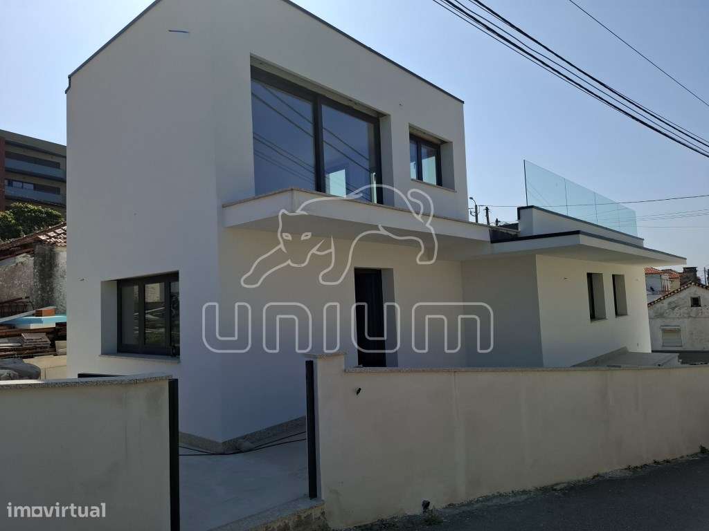 Moradia T3 em Areosa - Grande imagem: 2/20