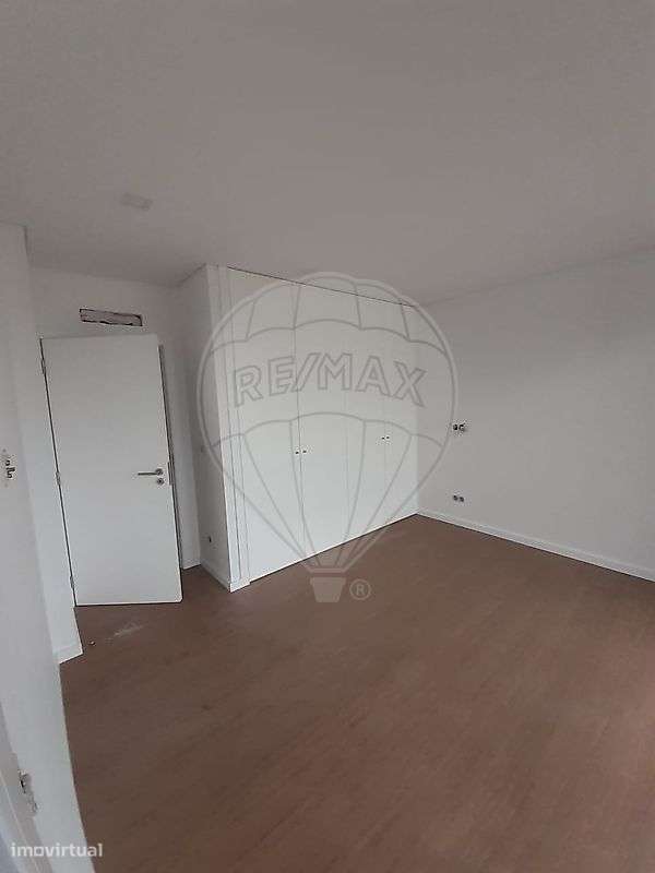 Moradia T4 para venda - Grande imagem: 2/4