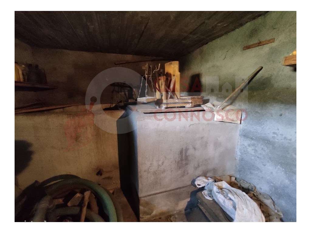 Moradia M3 com pátio e terreno com poço-13