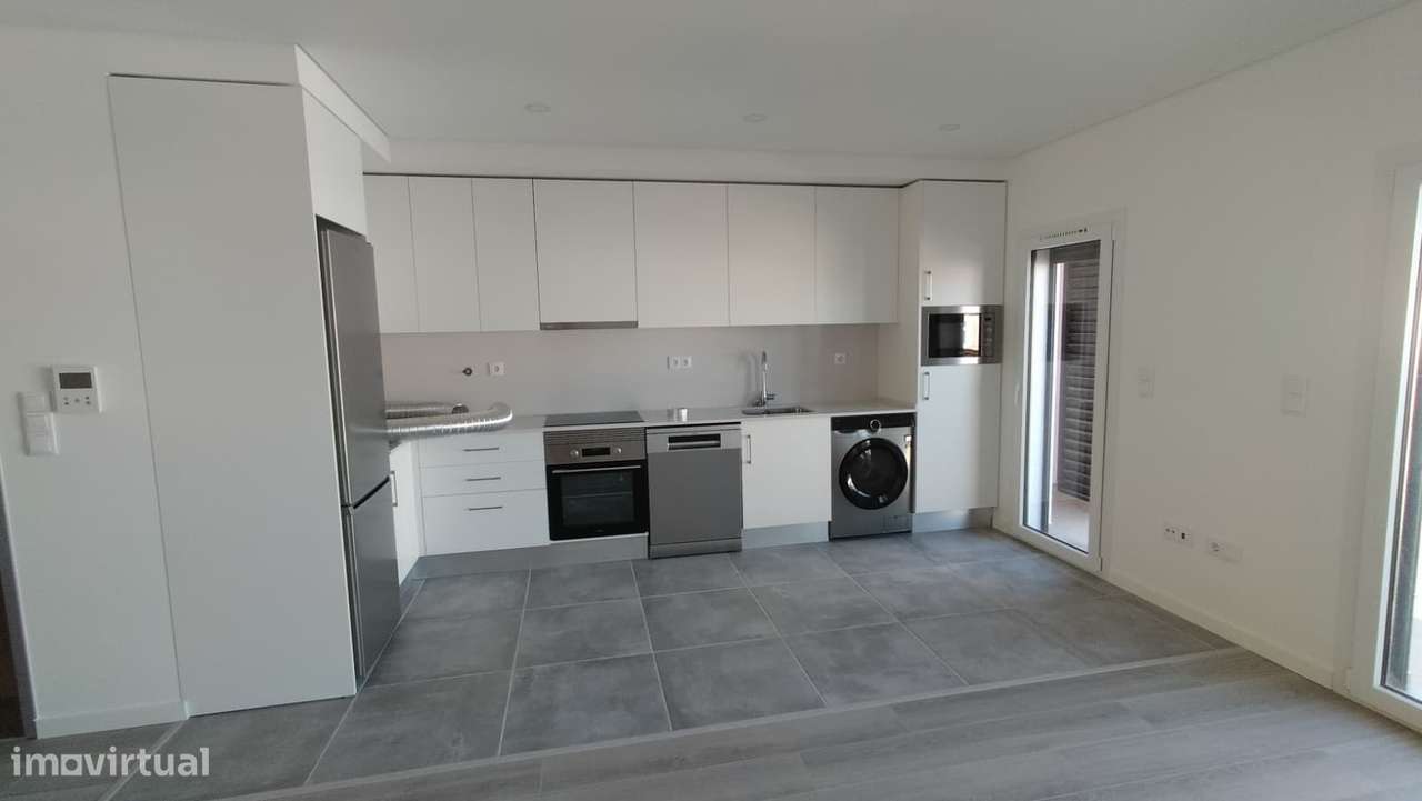 T2 duplex com parqueamento e arrecadação.-6