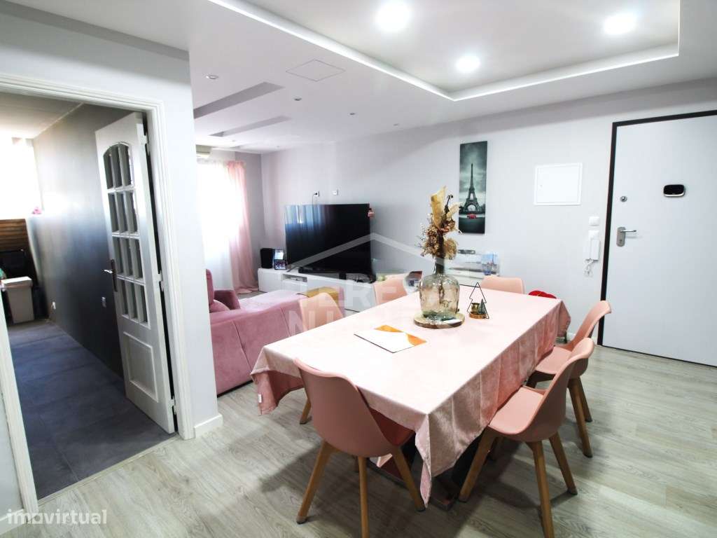 APARTAMENTO T4 - BARREIRO /CIDADE SOL-1