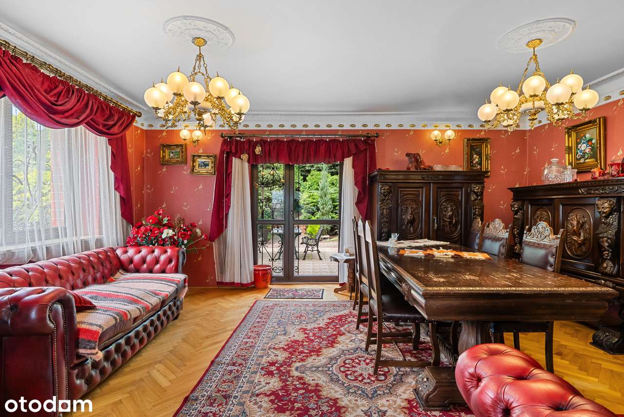 3-poziomowy dom z tarasem, 2 garażami i dużym ogrodem do aranżacji-17