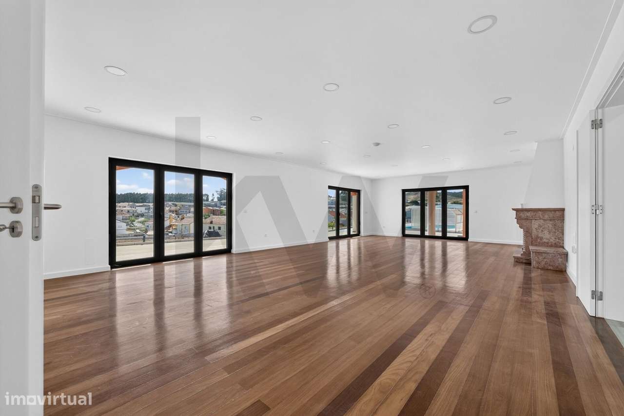Moradia T5 com piscina e mais de 8.000 m2 de terreno | Seramena, Sobra-28
