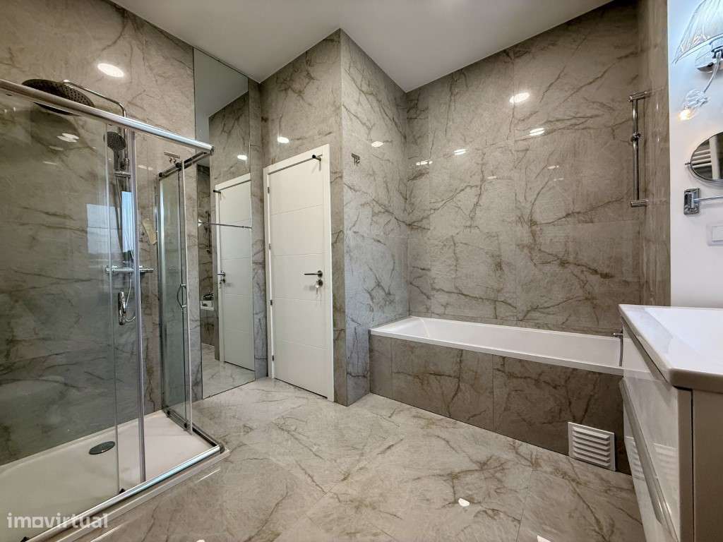 Moradia T5 no Barreiro-20