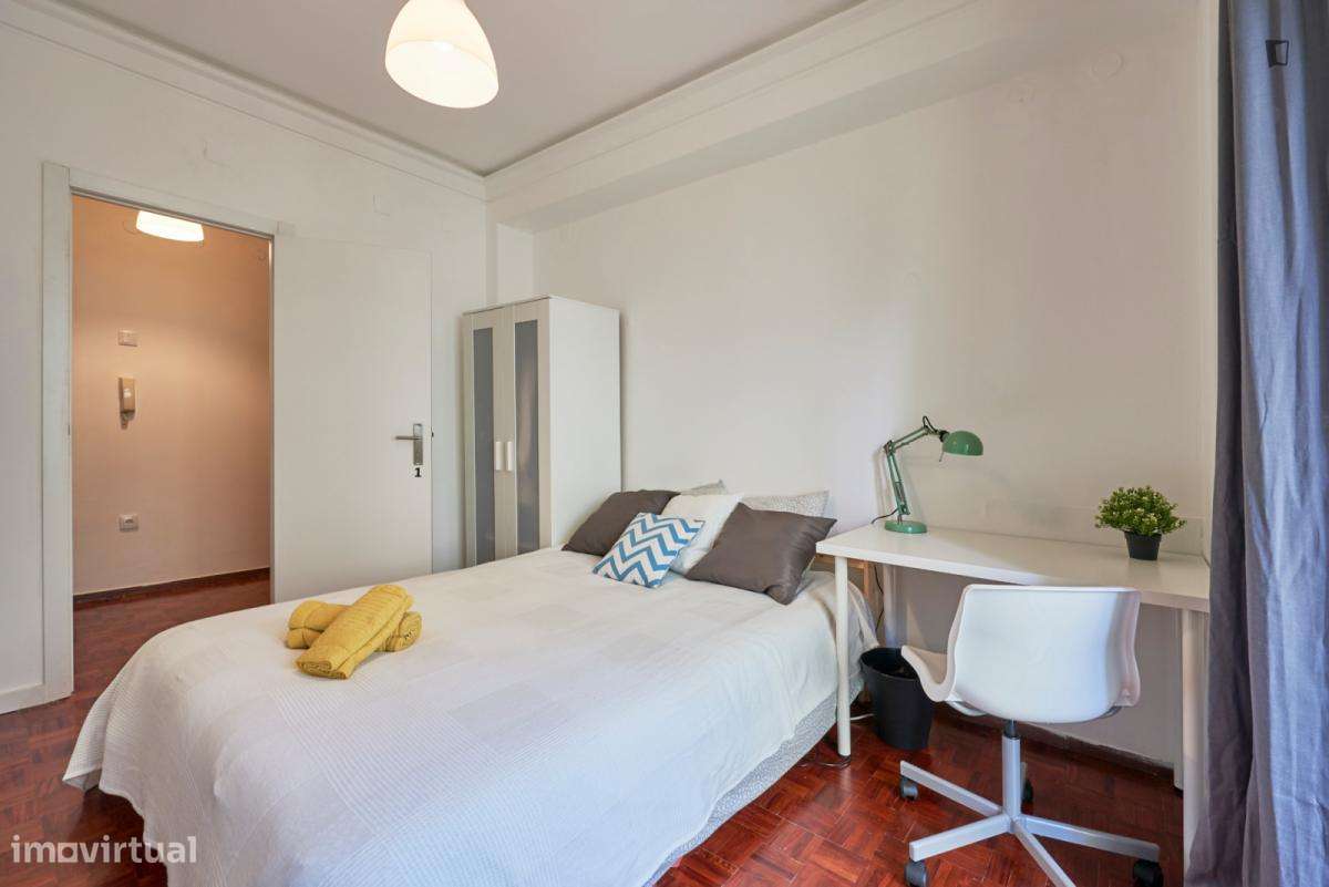 Quarto - localizado em Marquês de Pombal Lisbon - Grande imagem: 4/51