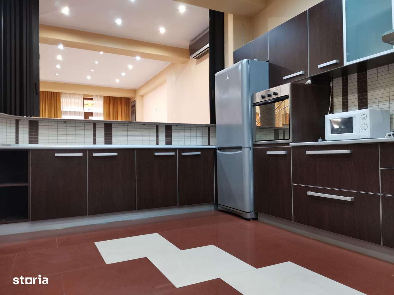 Vila str Garlei cu garaj dublu - Imagine principală: 5/20