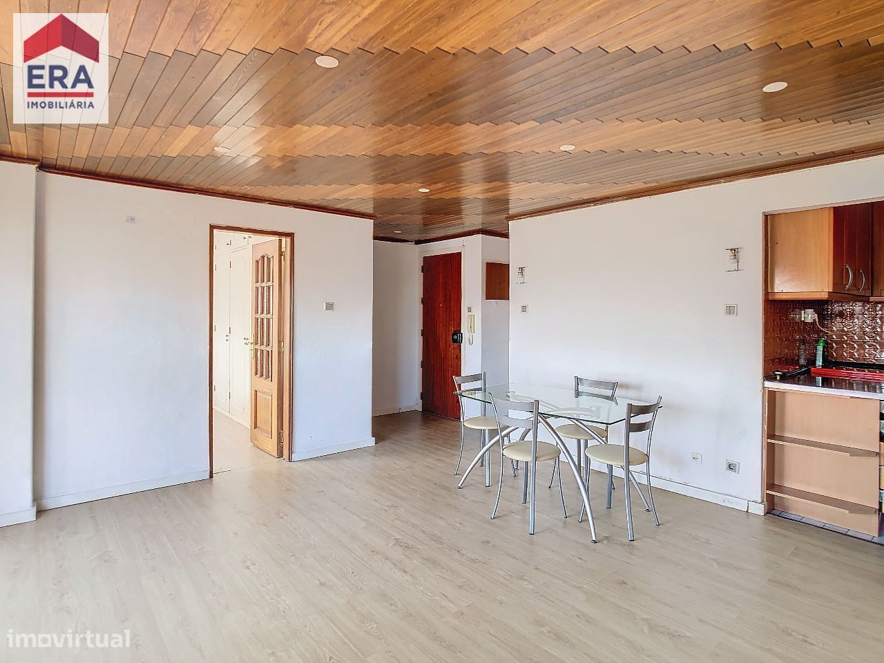 Apartamento, 45 m², Laranjeiro e Feijó