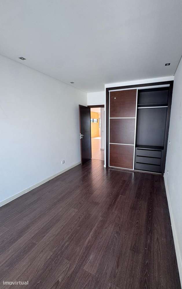 T2 com varanda, garagem e terraço no Entroncamento - Grande imagem: 5/19