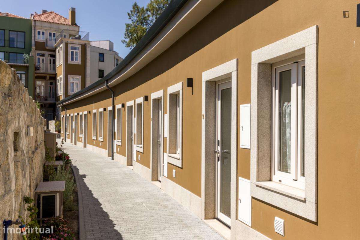 Apartamento com 1 quartos - localizado em Miragaia Porto - Grande imagem: 5/10