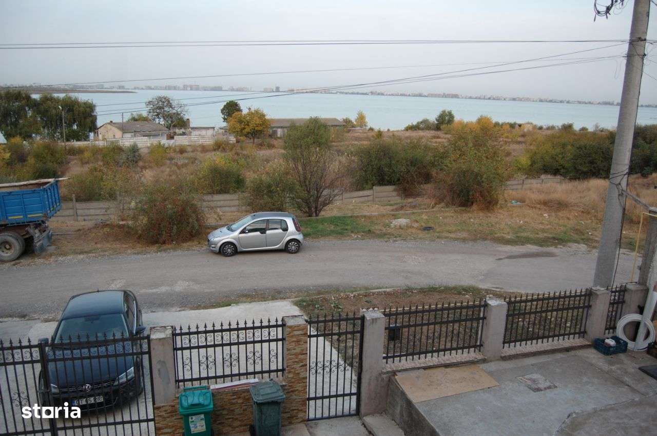 Vila cu Priveliște la Lacul Siutghiol-Spațiu Ideal pentru Două Familii-17