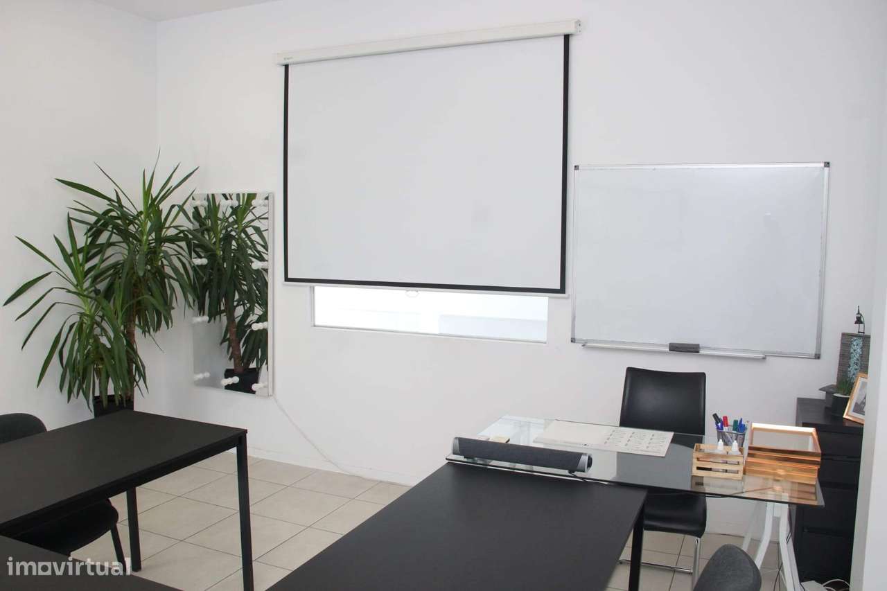 Armazém Industrial com Excelente Localização em Braga-19