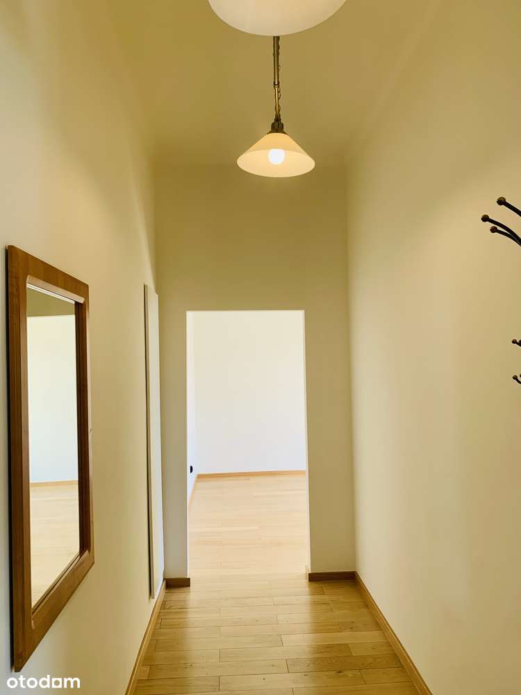 Plac Centralny,2 pokoje, po remoncie, winda, słoneczne, do wejścia-1