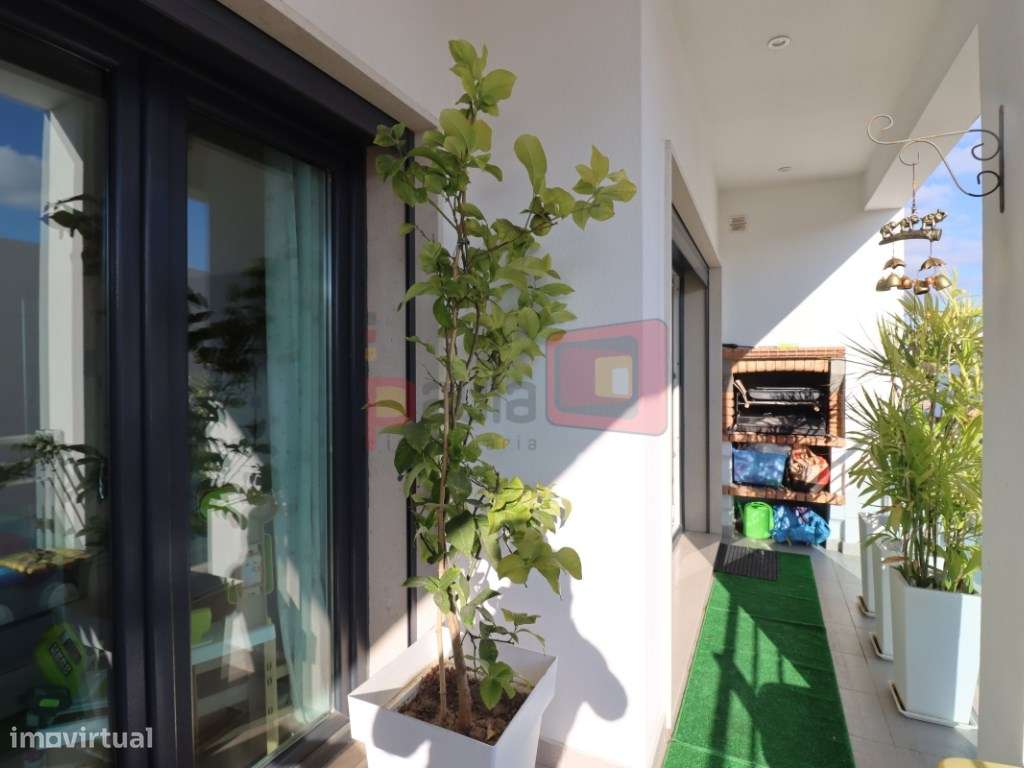 APARTAMENTO T3 COM GARAGEM BOX - MONTIJO-24