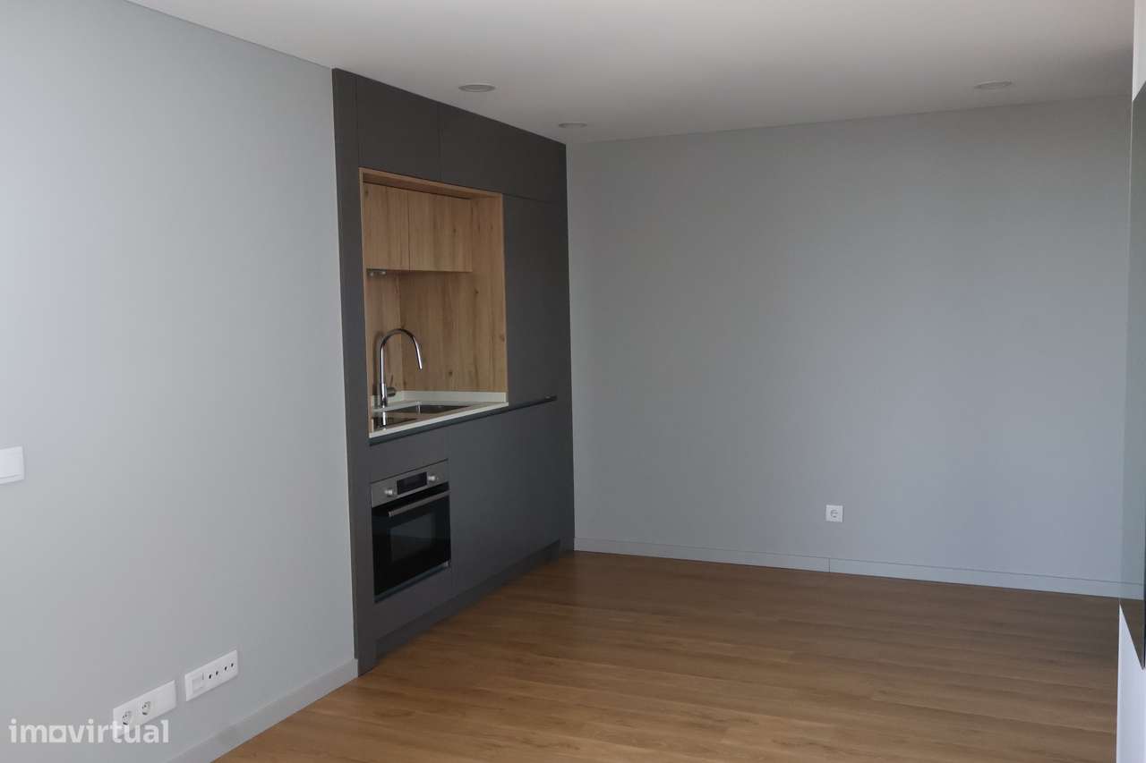 T0 moderno no centro de Aveiro. - Grande imagem: 5/18