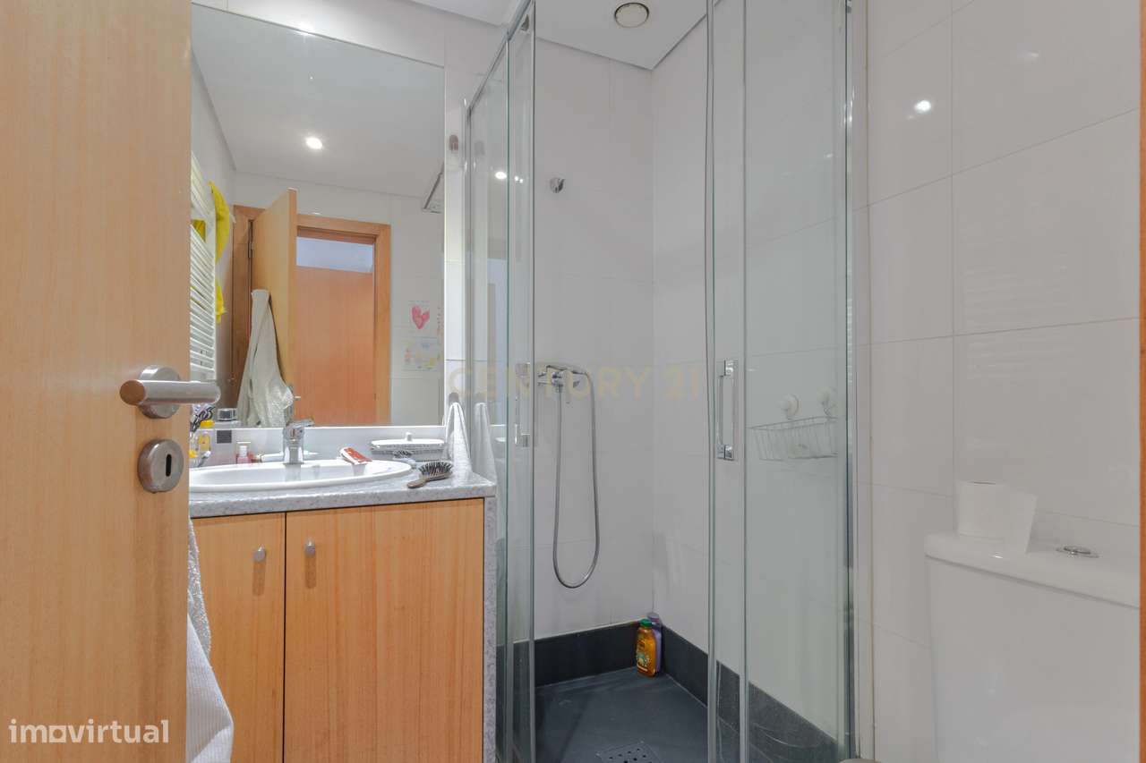 T2 com 2 Suites | Último Piso | Condomínio com Piscina-15